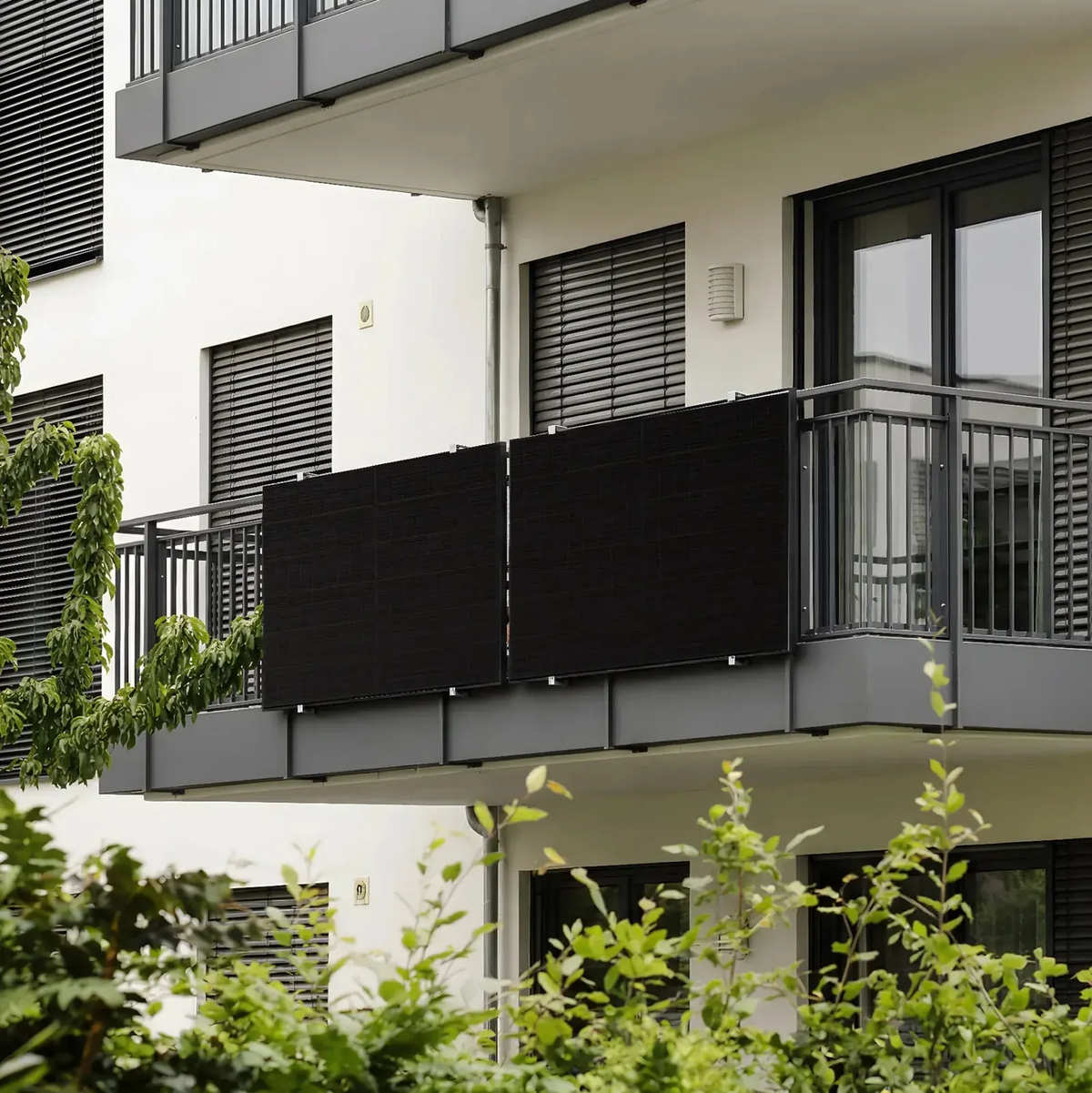Impianto solare da balcone da 1000W con accumulo – 2× Jolywood 500W + Marstek Venus A